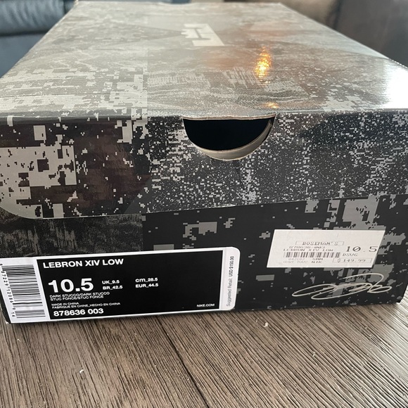 LeBron XIV Low - Picture 4 of 8